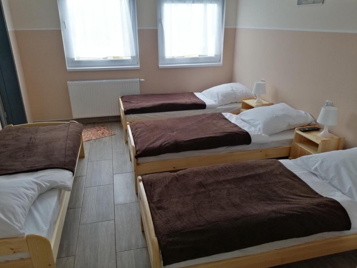 Dom Wycieczkowy "Na Stadionie" Hotel Klodzko Luaran gambar