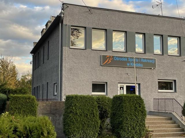 Dom Wycieczkowy "Na Stadionie" Hotel Klodzko Luaran gambar